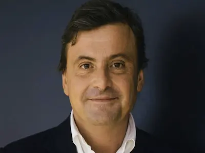 Carlo Calenda raccomanda Vivace Portdex